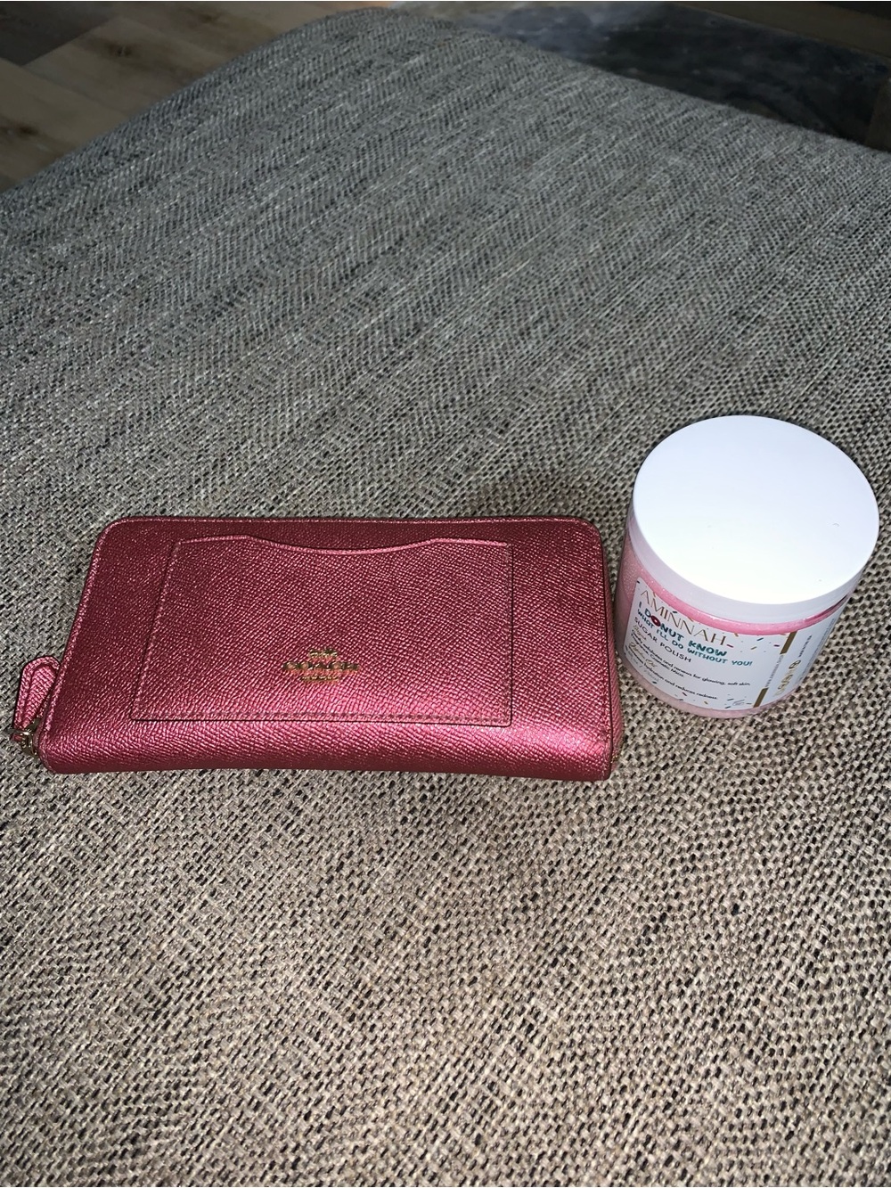 COACH ZIPPY metallic pink/burgundy wallet EUC w/Aminnah Donut Sugar Polish